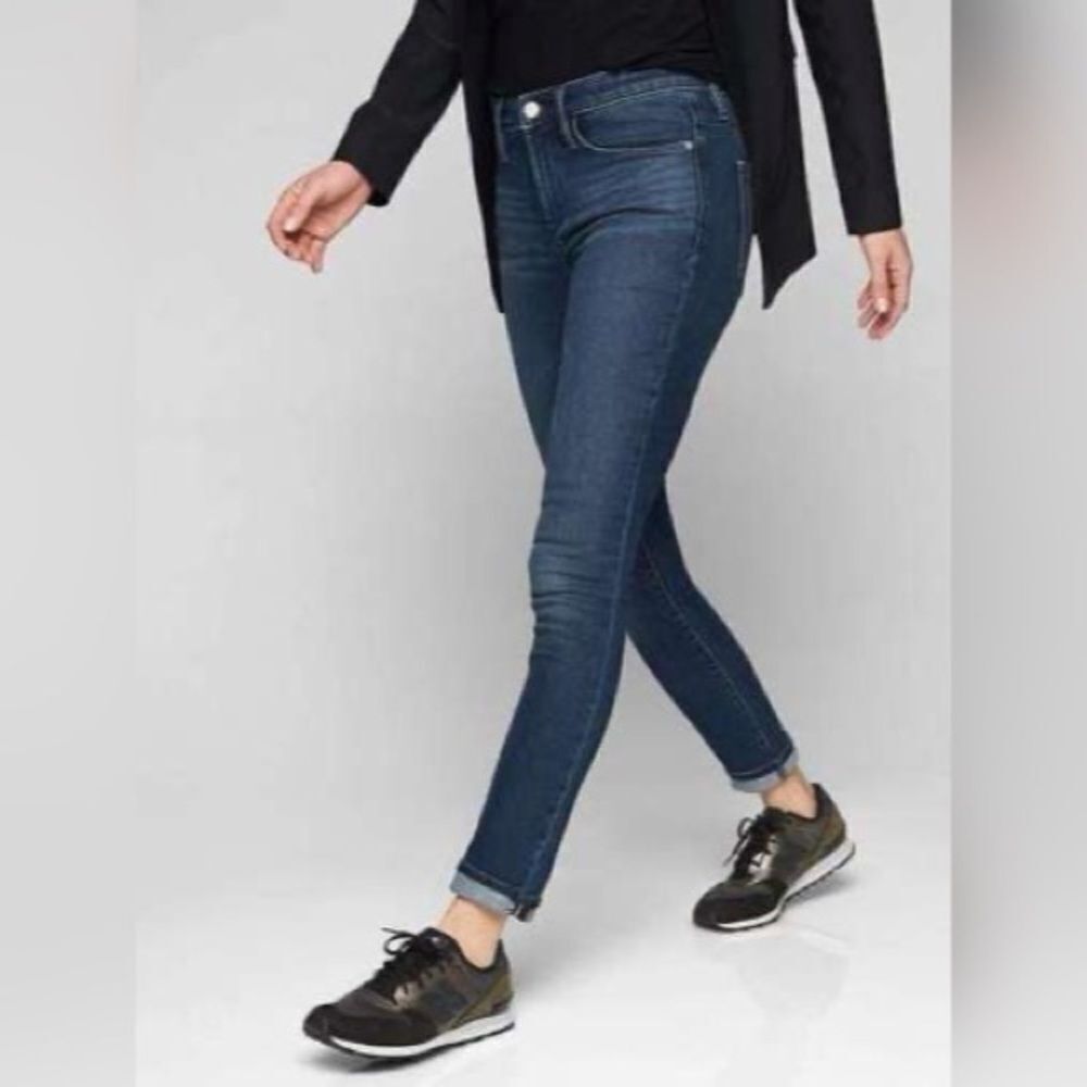 Athleta Sculptek Skinny Jean in Dark Wash